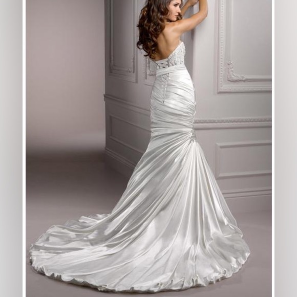 🪞 NEW Maggie soterro designs flower crystal corset bridal satin dress gown